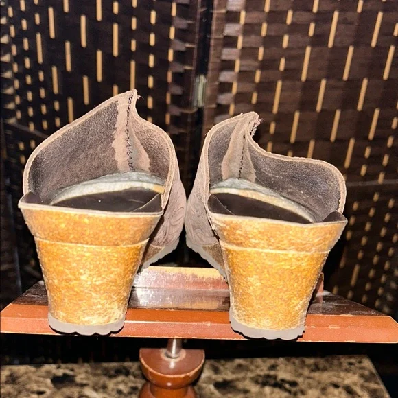 Papillio by Birkenstock Brown Embossed Slip-On Shoes size 7 - Picture 4 of 13